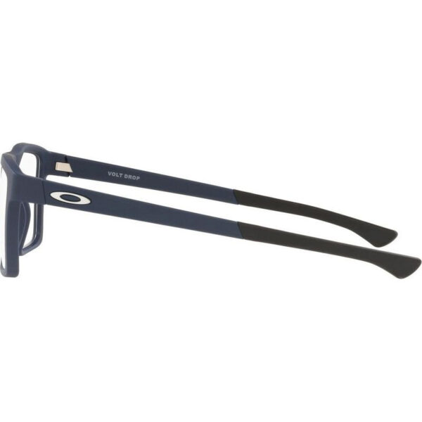 "Satin universal blue sunglasses with a stylish and modern design, offering durability and UV protection, ideal for both casual and outdoor activities."